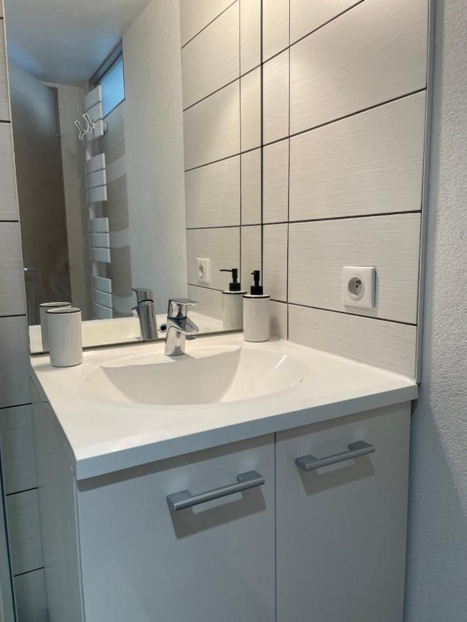 Studio Sous Les Toits Annecy Centre-Ville Luaran gambar