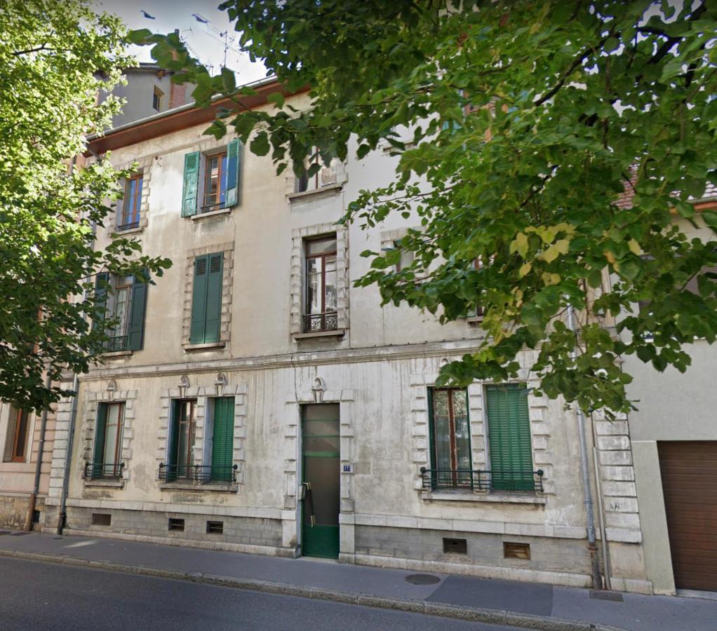Studio Sous Les Toits Annecy Centre-Ville Luaran gambar